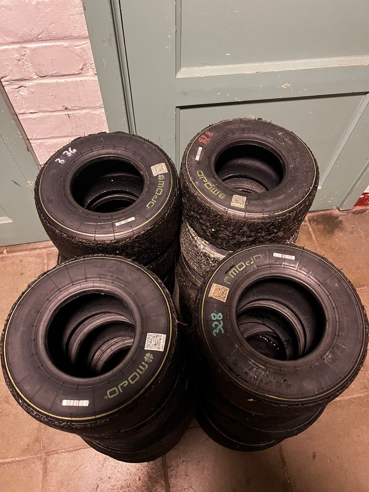 4 sets Mojo D5 slicks te koop, Sport en Fitness, Karting, Ophalen of Verzenden, Zo goed als nieuw, Onderdelen Kart