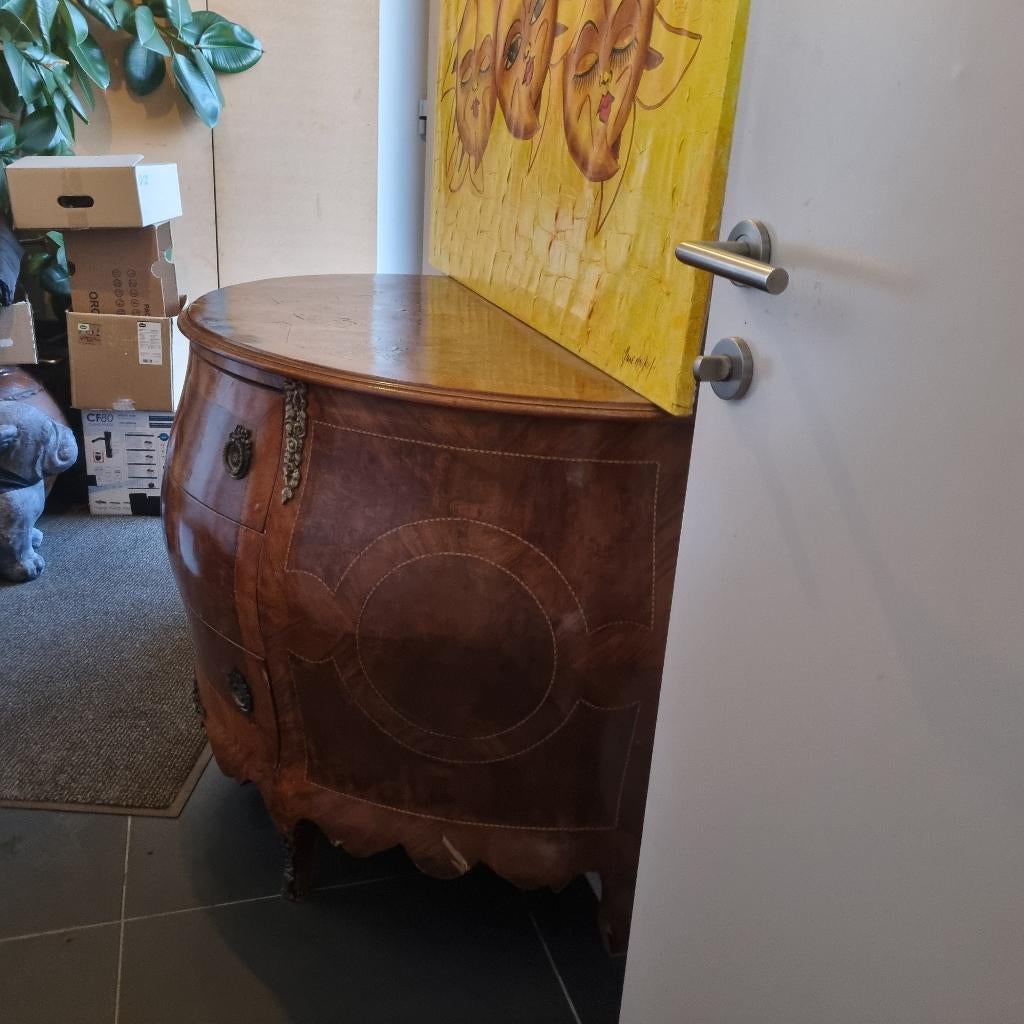 Antiek buikkastje, Ophalen