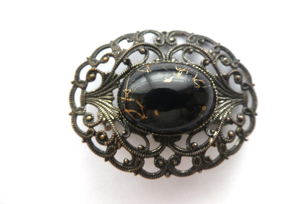 Jolie Broche Ancienne ovale 4 cm. x 3 cm., Bijoux, Sacs & Beauté, Broches, Enlèvement