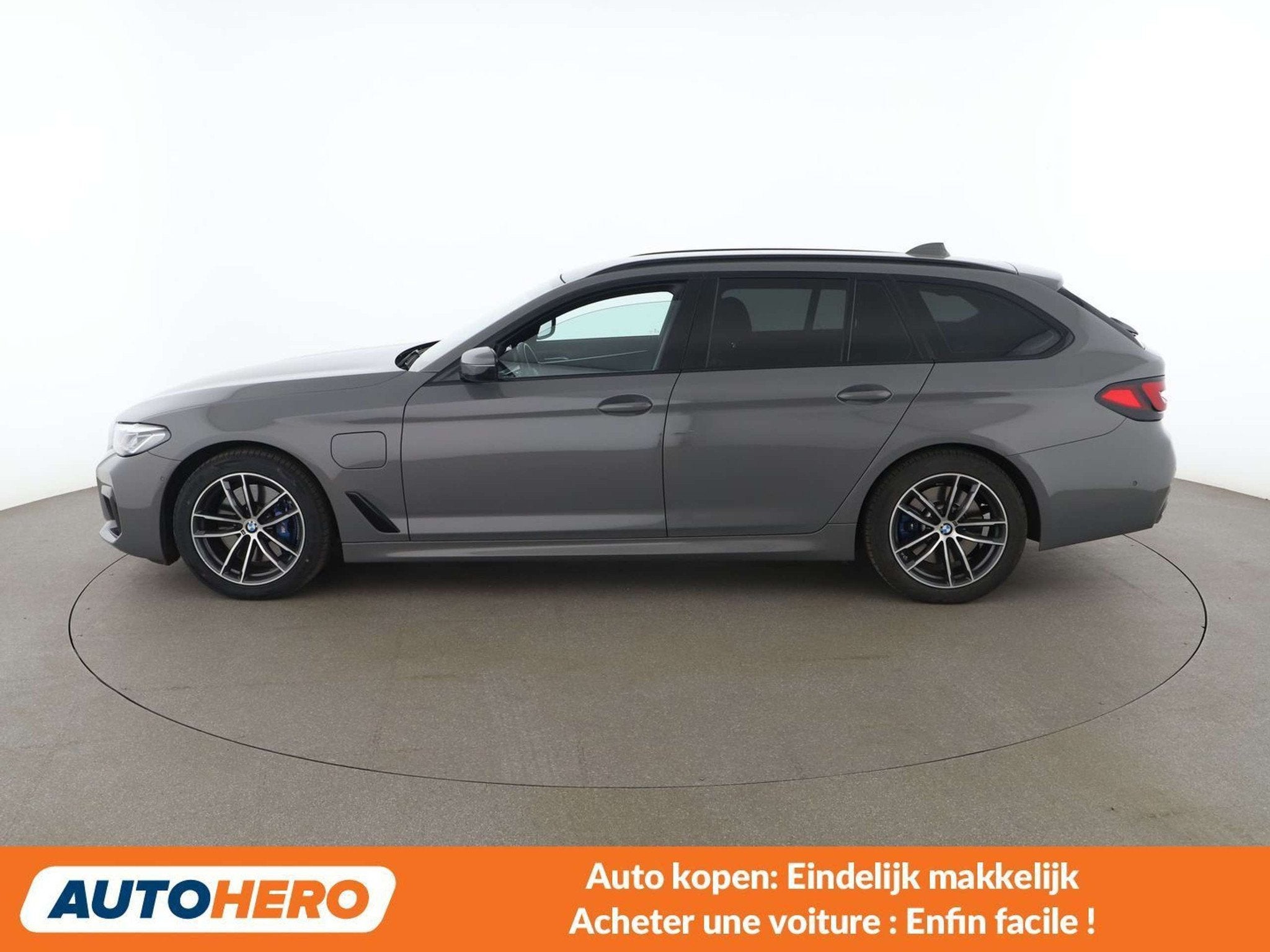 BMW 5 Serie 530 530e M Sport (bj 2021, automaat), Auto's, BMW, Automaat, Achterwielaandrijving, Lichtsensor, Alcantara