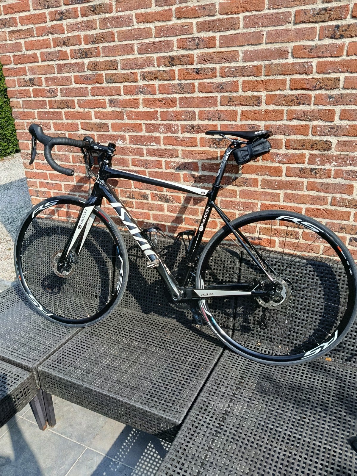 Isaac graviton maat 54, Ophalen
