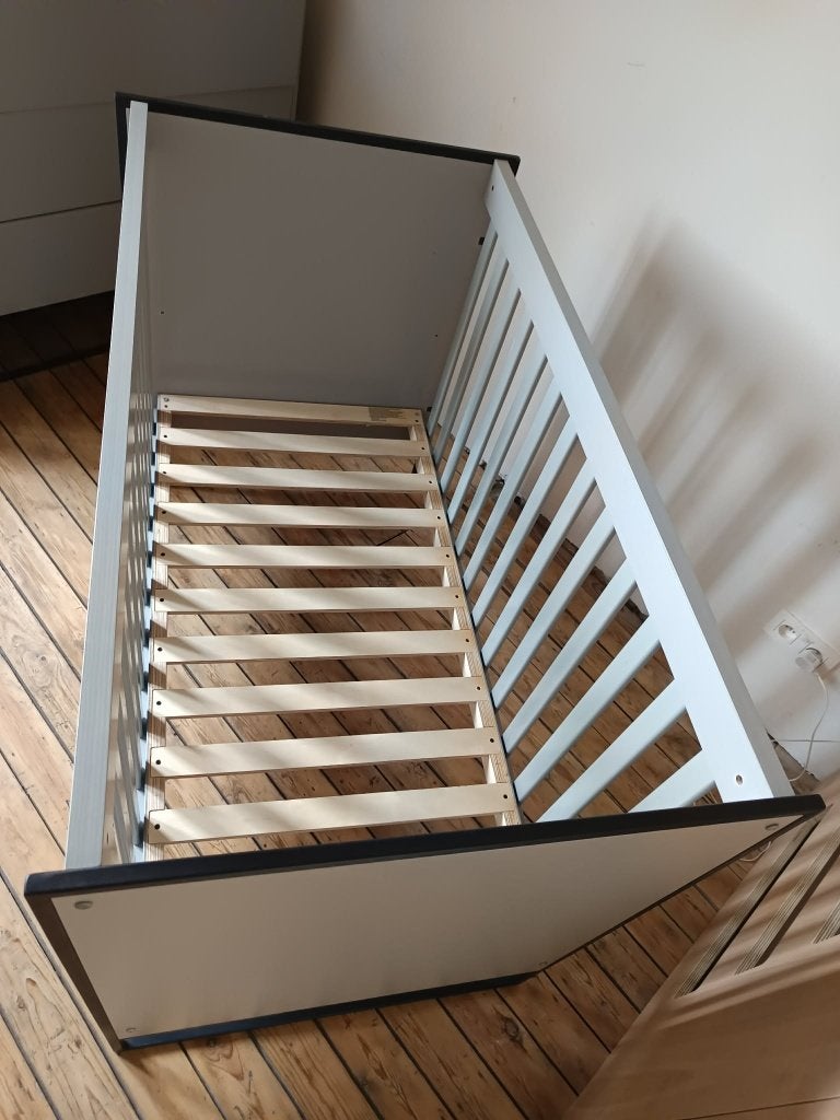 Babykamer: commode, ledikant en kledingkast, Enlèvement, Utilisé, Garçon ou Fille
