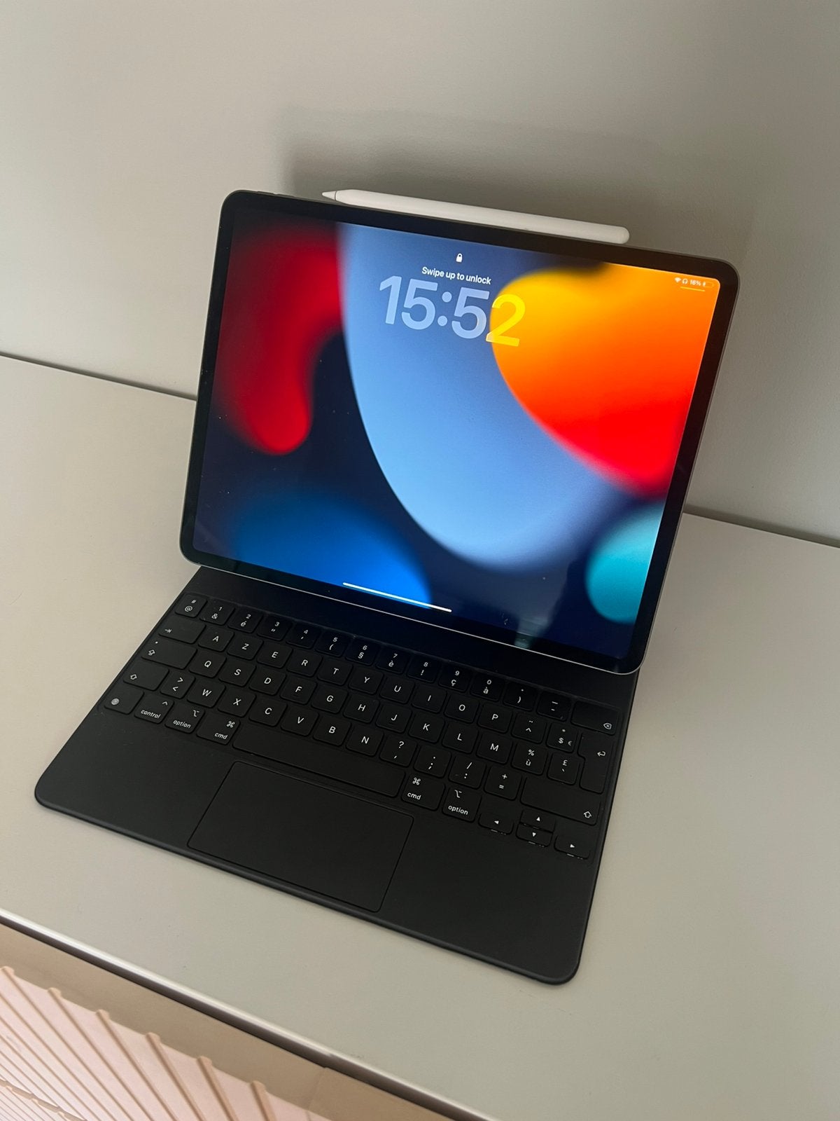 Apple Magic Keyboard iPad Pro 13 Inch AZERTY, Computers en Software, Ophalen, Zo goed als nieuw