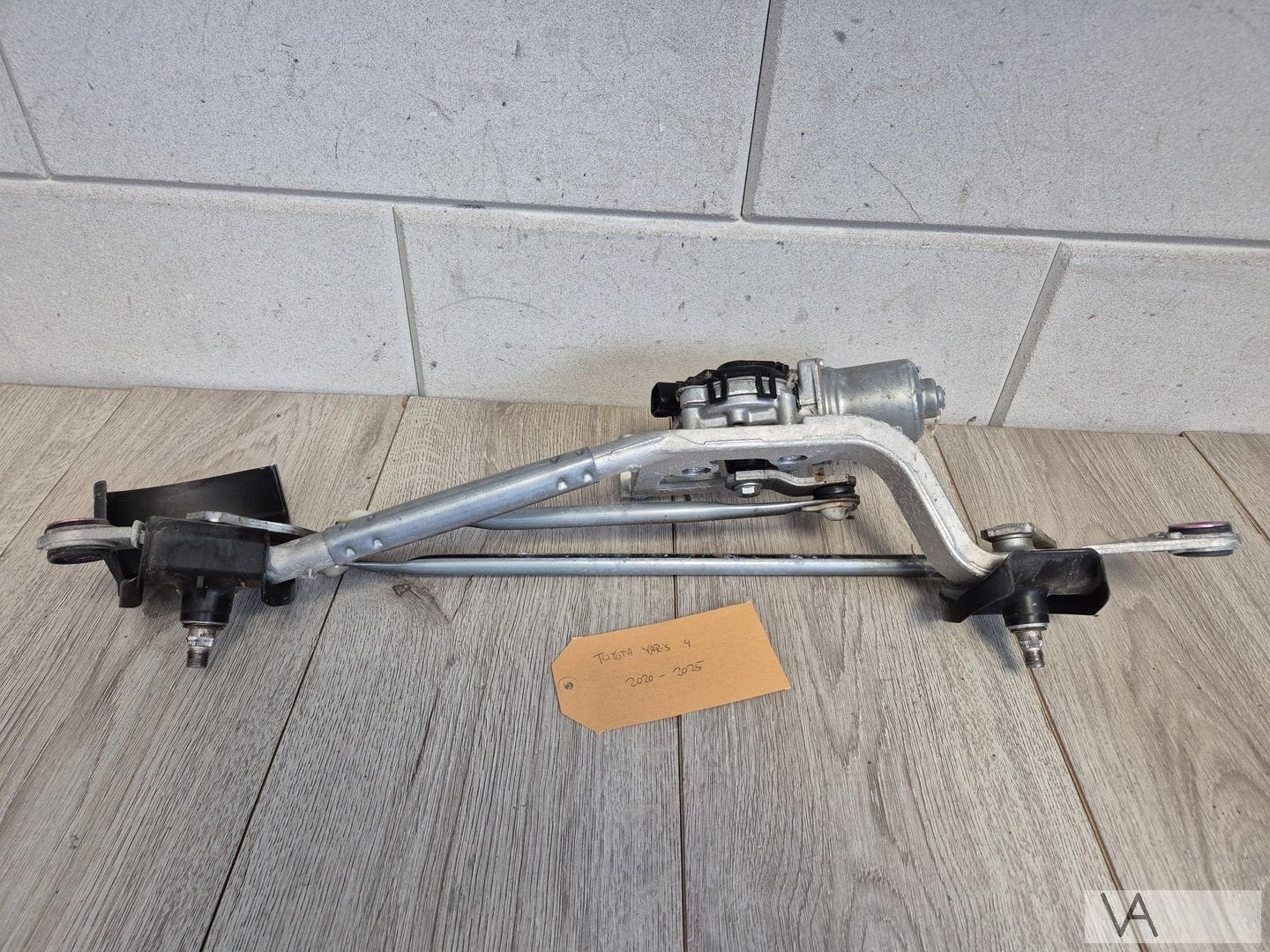 Toyota Yaris 4 2020 - 2025 ruitenwissermechaniek met motor, Gebruikt, -, -, Ophalen of Verzenden