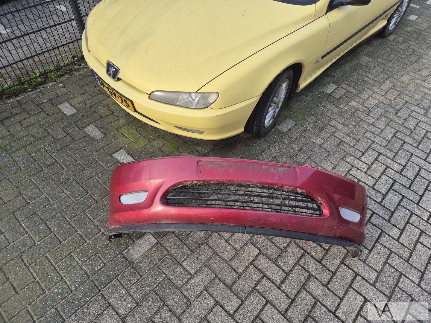 Peugeot 406 coupe 1997 - 2003 voorbumper SCHADES zie foto's, Auto-onderdelen, Gebruikt, -, Voor, -