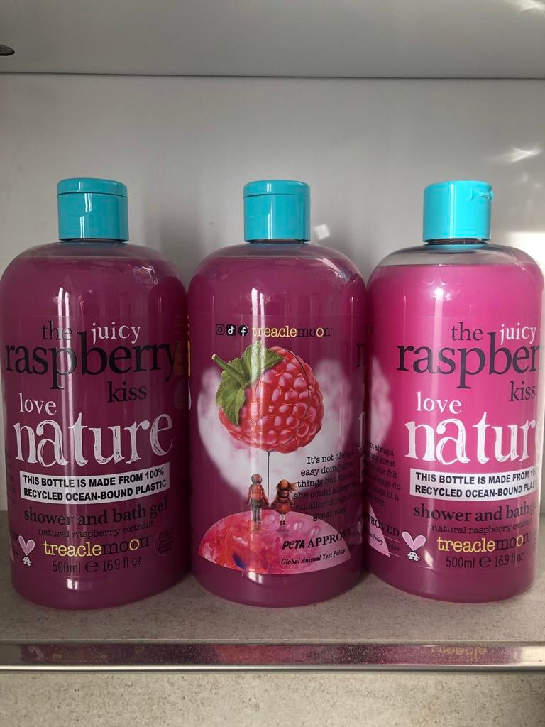 3 flesjes van Treaclemoon - Raspberry Kiss douchegel, Bijoux, Sacs & Beauté, Beauté | Soins du corps, Enlèvement, Neuf, Baignoire & Douche