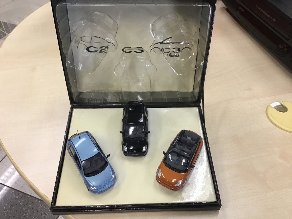 MINIATUUR AUTO, Ophalen, Zo goed als nieuw, Auto