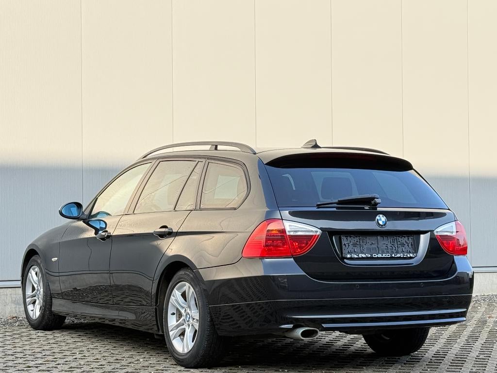 Bmw 318D Break Cruise Navi ParkSensor Leder, Auto's, BMW, 100 kW, Achterwielaandrijving, 1995 cc, Zwart