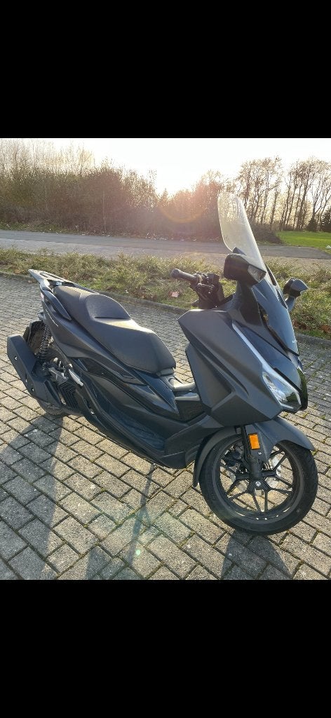 Honda Forza 125, Motos, Scooter, Contrôle de traction, 1 cylindre, 125 cm³