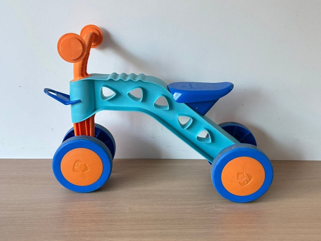 Kunststof Loopfietsje 4 Wielen – Blauw/Oranje Mini Rijdertje, Ophalen, Gebruikt