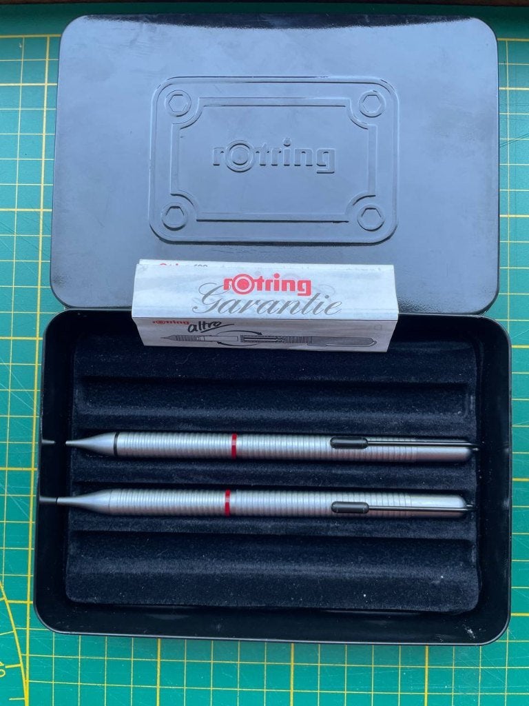 Rotring 900 Matte Silver Side Knock Ballpoint & Pencil Set, Collections, Stylos, Enlèvement ou Envoi