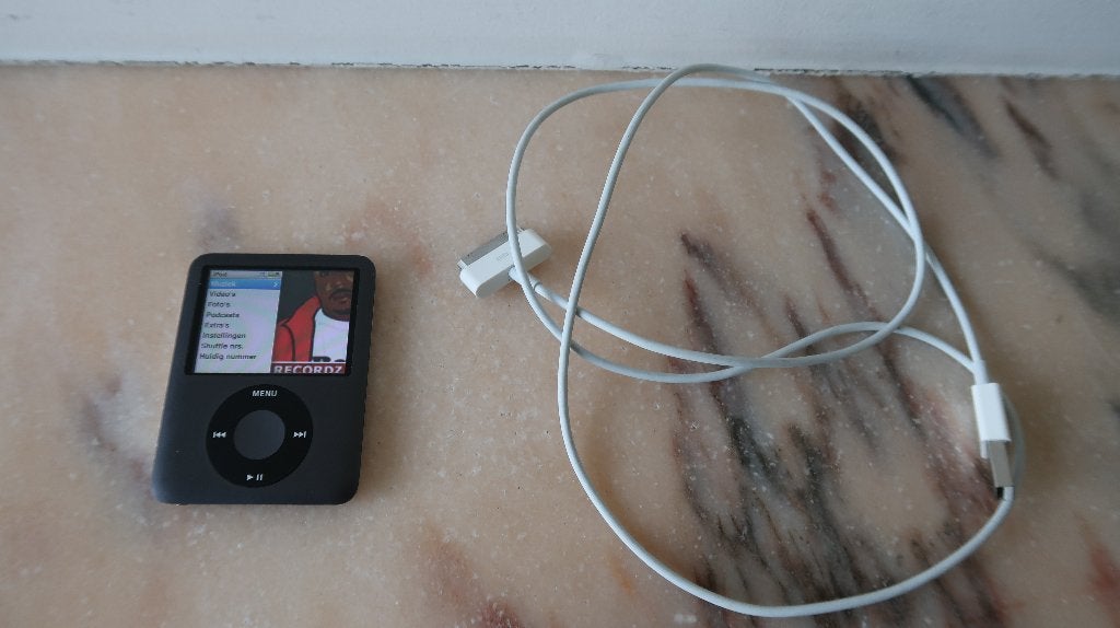 iPod nano (3e generatie) 8Gb, Gebruikt, Zwart, Ophalen of Verzenden, Nano