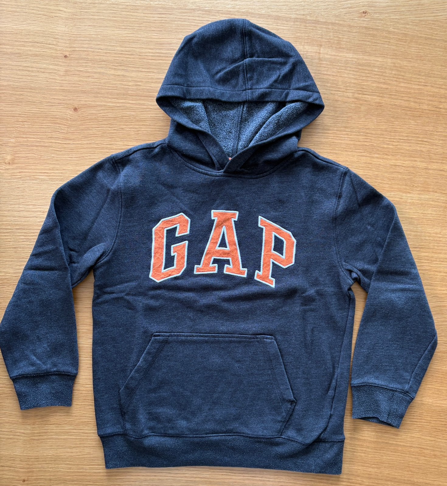 Sweat à capuche gris GAP - 10 ans - 9€, Enlèvement ou Envoi, Comme neuf, Garçon