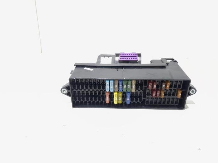 Boîte à fusibles d'un Volkswagen Golf Plus, Volkswagen, -, 3 mois de garantie, Utilisé