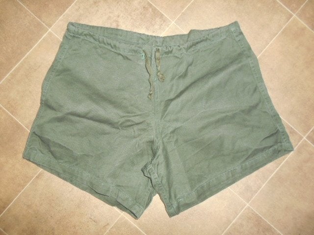 Kaki leger short ABL. Maat M, Ophalen of Verzenden