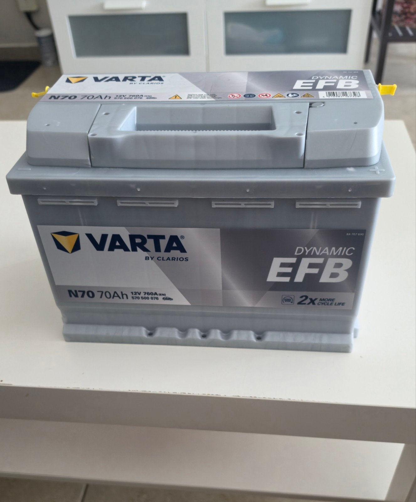 Gloednieuwe Varta Blue Dynamic EFB accu (70Ah) – Nooit gebru, Auto-onderdelen, Ophalen, Nieuw