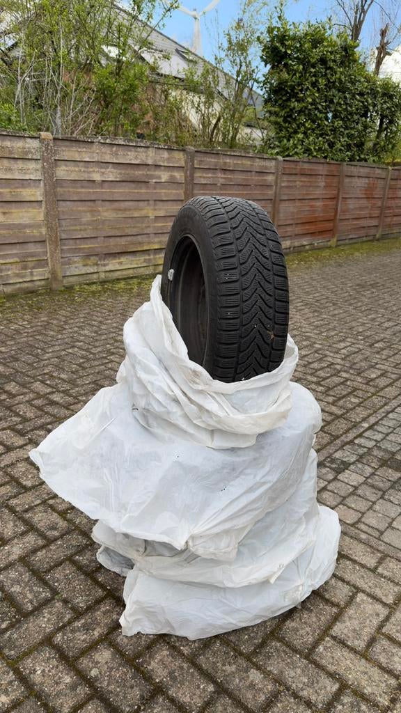 Winterbanden 185/65 R15 + velgen Peugeot 208 bouwjaar 2014, Ophalen, 15 inch, Velg(en), Nieuw