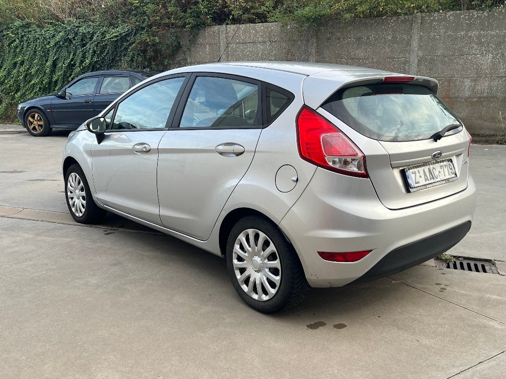 Ford Fiesta 1.3 essence 2016 avec 102 000 km *EURO 6*5PORTES, Autos, 1242 cm³, Argent ou Gris, Achat, Euro 6