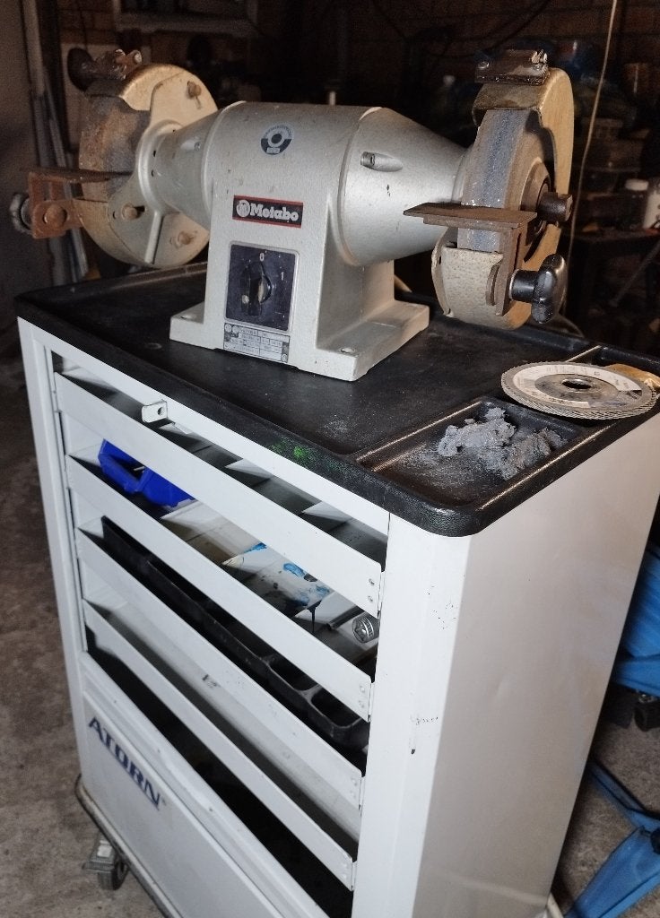 Meuleuse double METABO 380V, avec châssis. Révisé, Enlèvement ou Envoi, Utilisé, Banc de travail
