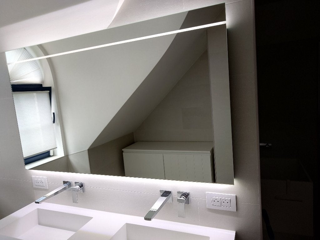 Spiegel ledverlichting met sensor 140 x 80, Huis en Inrichting, Woonaccessoires | Spiegels, Ophalen, 125 cm of meer, Zo goed als nieuw
