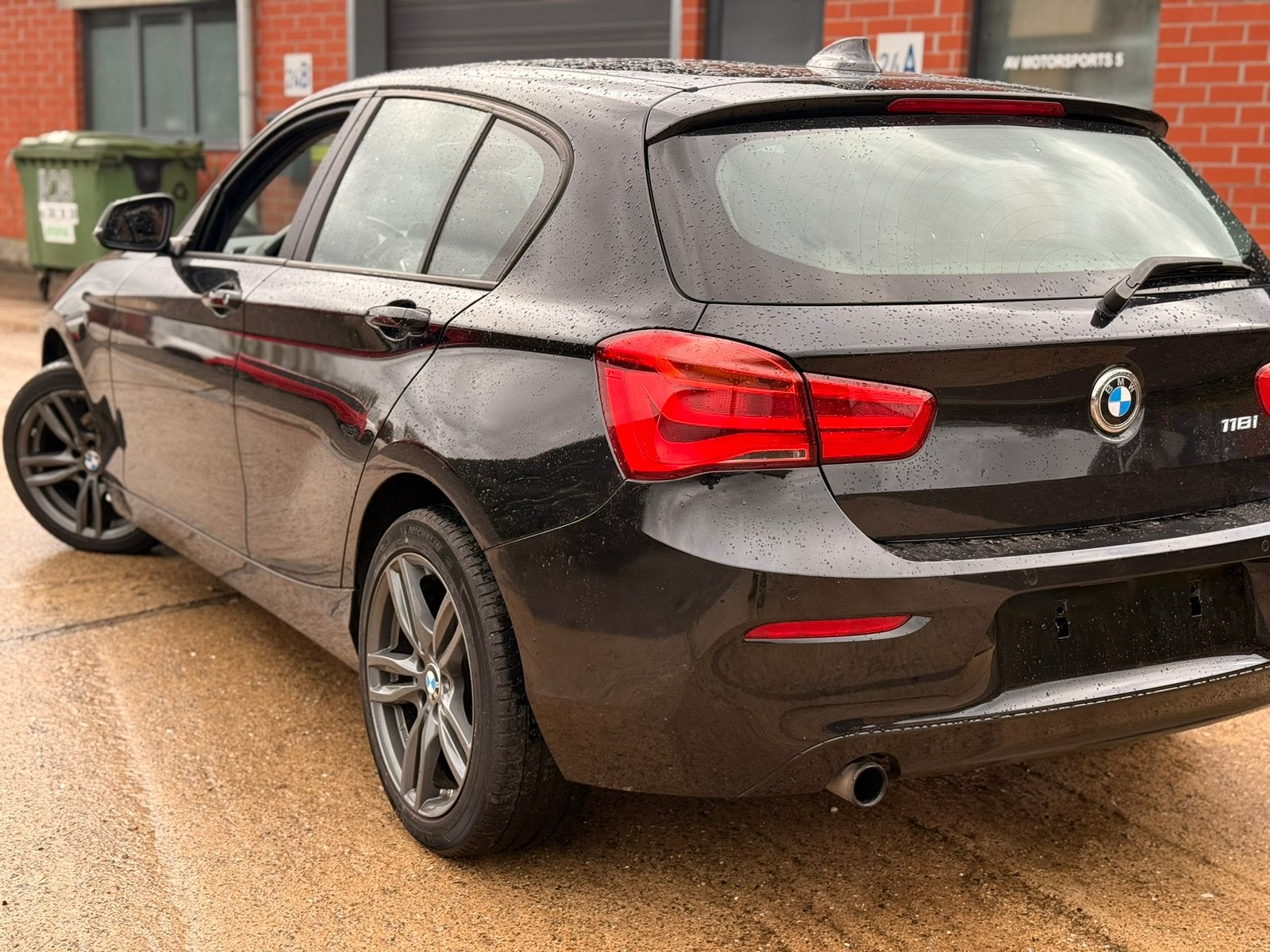 BMW 1 SERIE 1,6 motor -  118i ✅FACELIFT BENZINE, Auto's, 4 cilinders, Bedrijf, 125 kW, Velours