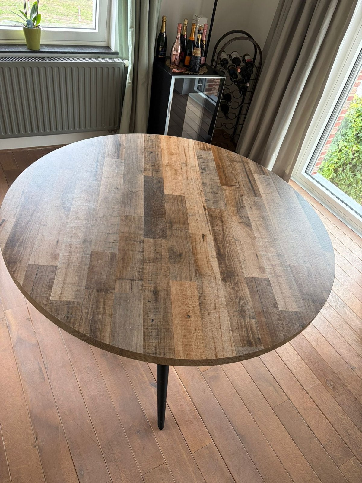 Ronde stevige tafel !, Ophalen, Zo goed als nieuw, Vijf personen of meer, Rond