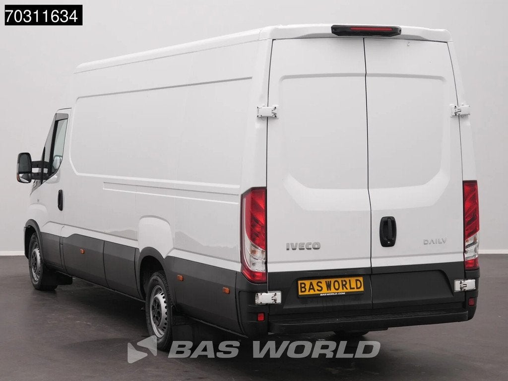 Iveco Daily 35S16 Automaat L3H2 3,5t Trekgewicht Airco Camer, Automaat, Stof, Gebruikt, Euro 6