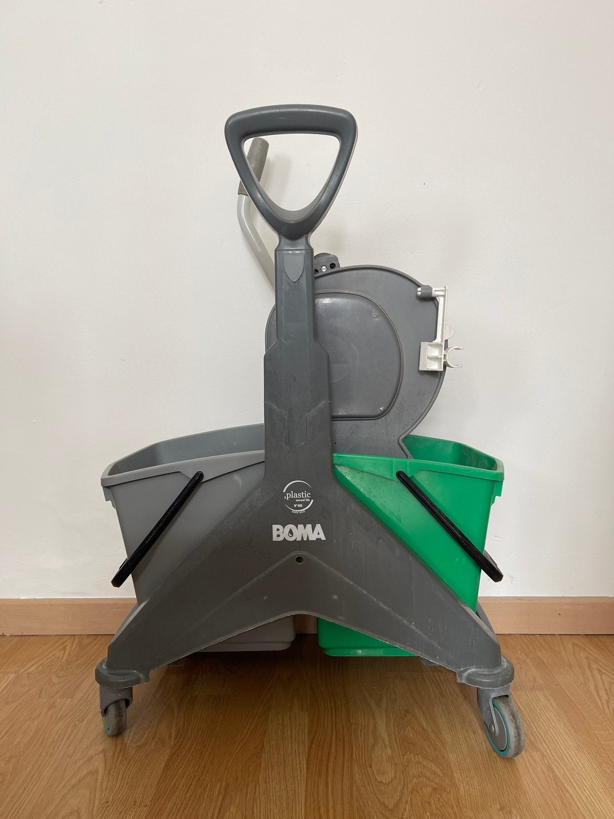 Chariot de ménage professionnel à roulettes – BOMA, Enlèvement, Utilisé