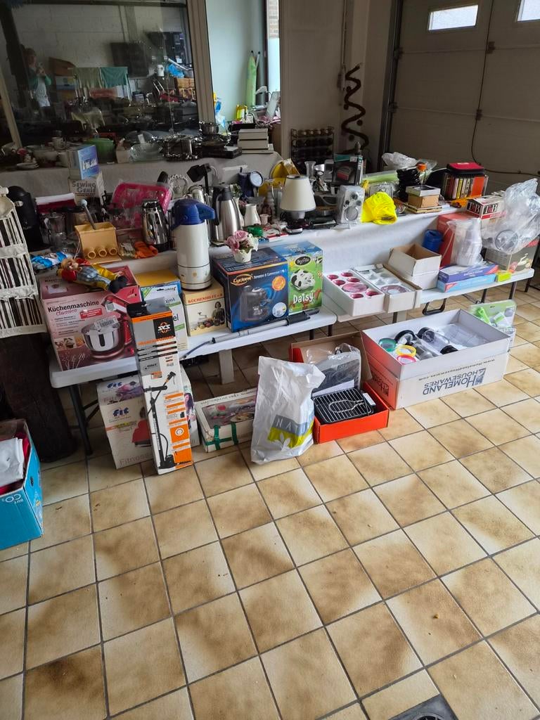 Grote garageverkoop zaterdag 25 april van 13.00 uur tot 17.0, Ophalen
