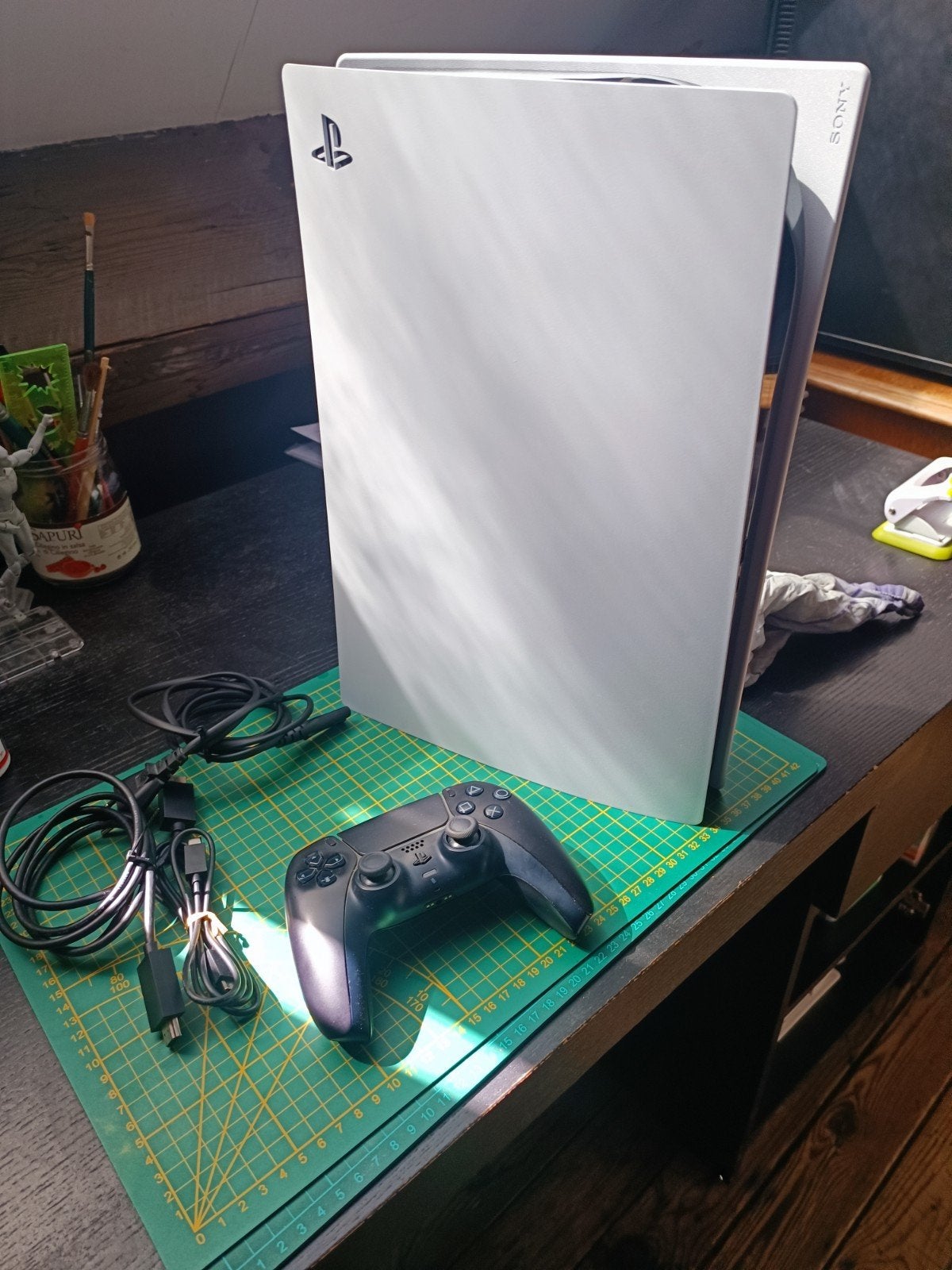 Ps5 825 gigas câbles et une manette, Utilisé, 1 TB, Avec 1 manette