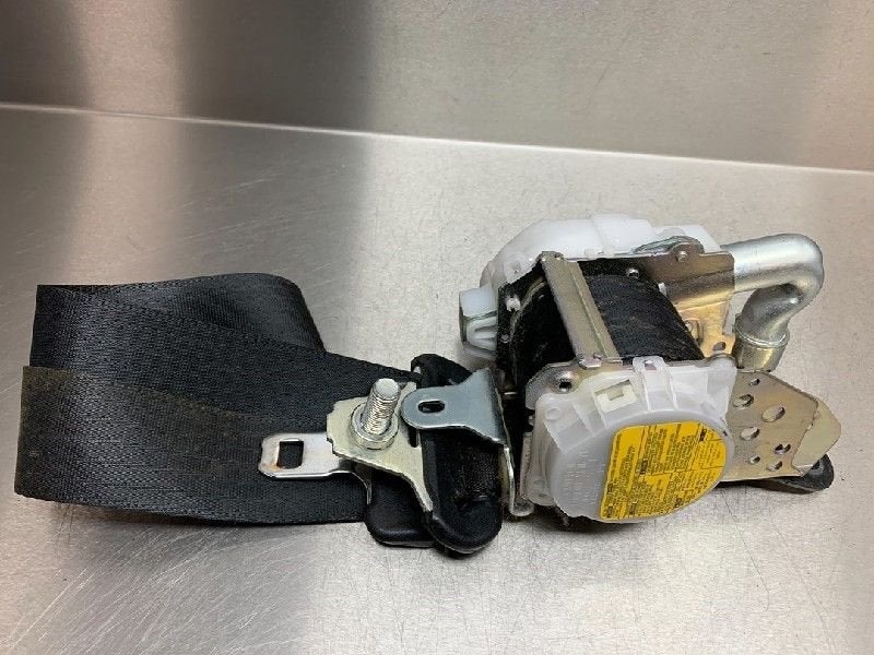 CEINTURE DE SECURITE AVANT DROIT Toyota iQ (01-2009/12-2015), Utilisé, Toyota
