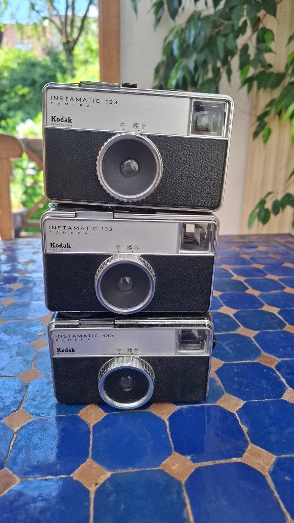 Kodak Instamatic 133 (3 appareils), Enlèvement ou Envoi, 1960 à 1980, Appareils photo