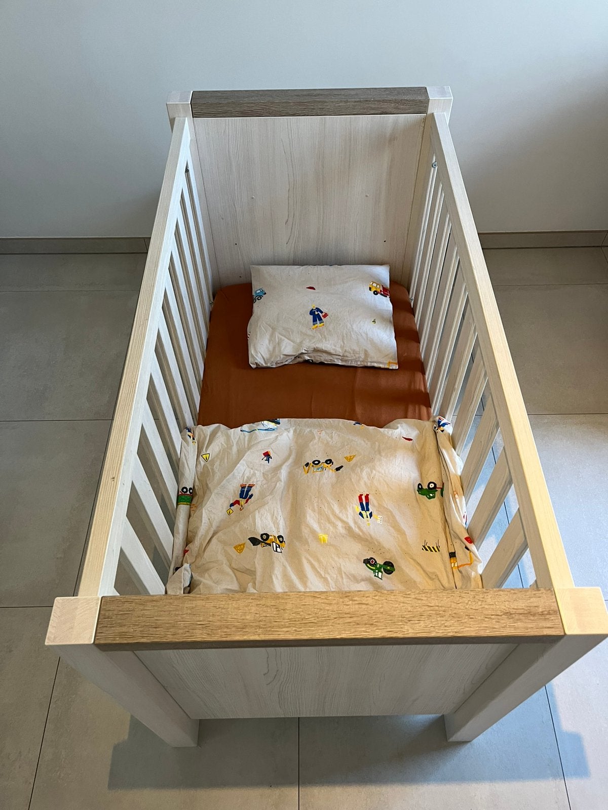 Babybed York met matras, Kinderen en Baby's, Kinderkamer | Complete kinderkamers, Ophalen, Zo goed als nieuw