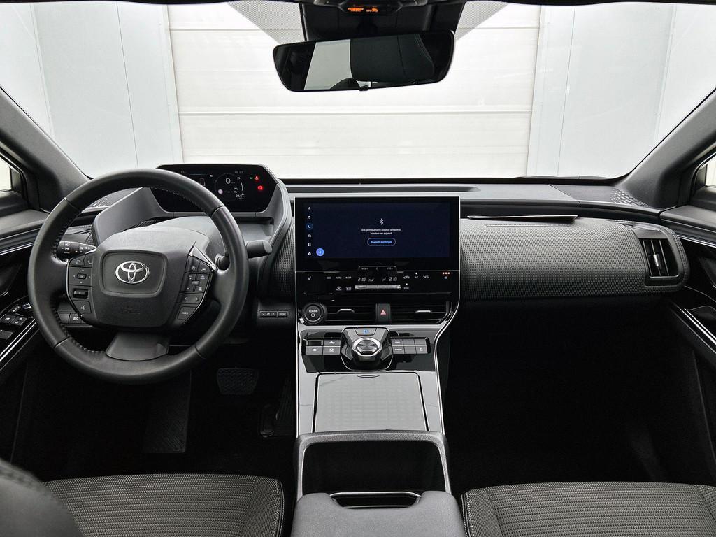 Toyota bZ4X 71.4 kWh 2WD Dynamic, Gebruikt, 750 kg, Elektrische ramen, 5 zetels