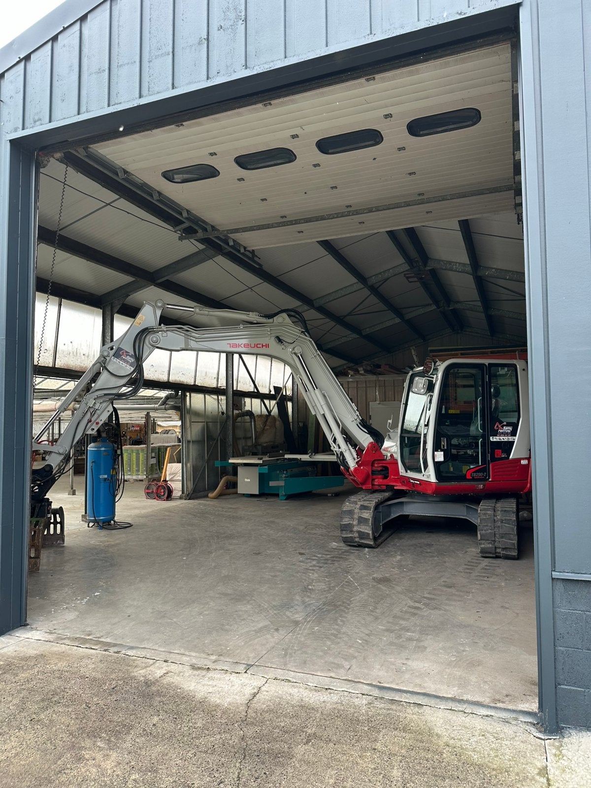 Zo goed als nieuwe rupskraan takeutchi 9 ton ( 325 u ), Ophalen