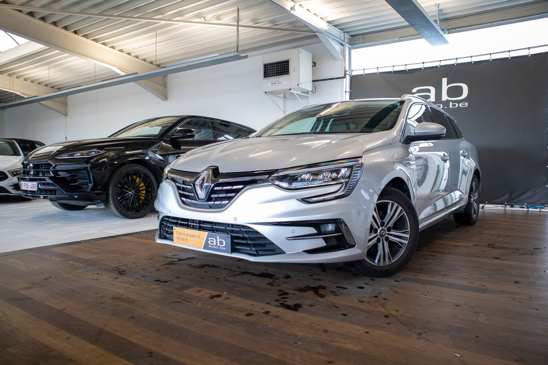 Renault Megane SW, LED, CAMERA, APPLE/ANDROID, HEAD-UP, AIR, 0 kg, Achat, Entreprise, Noir