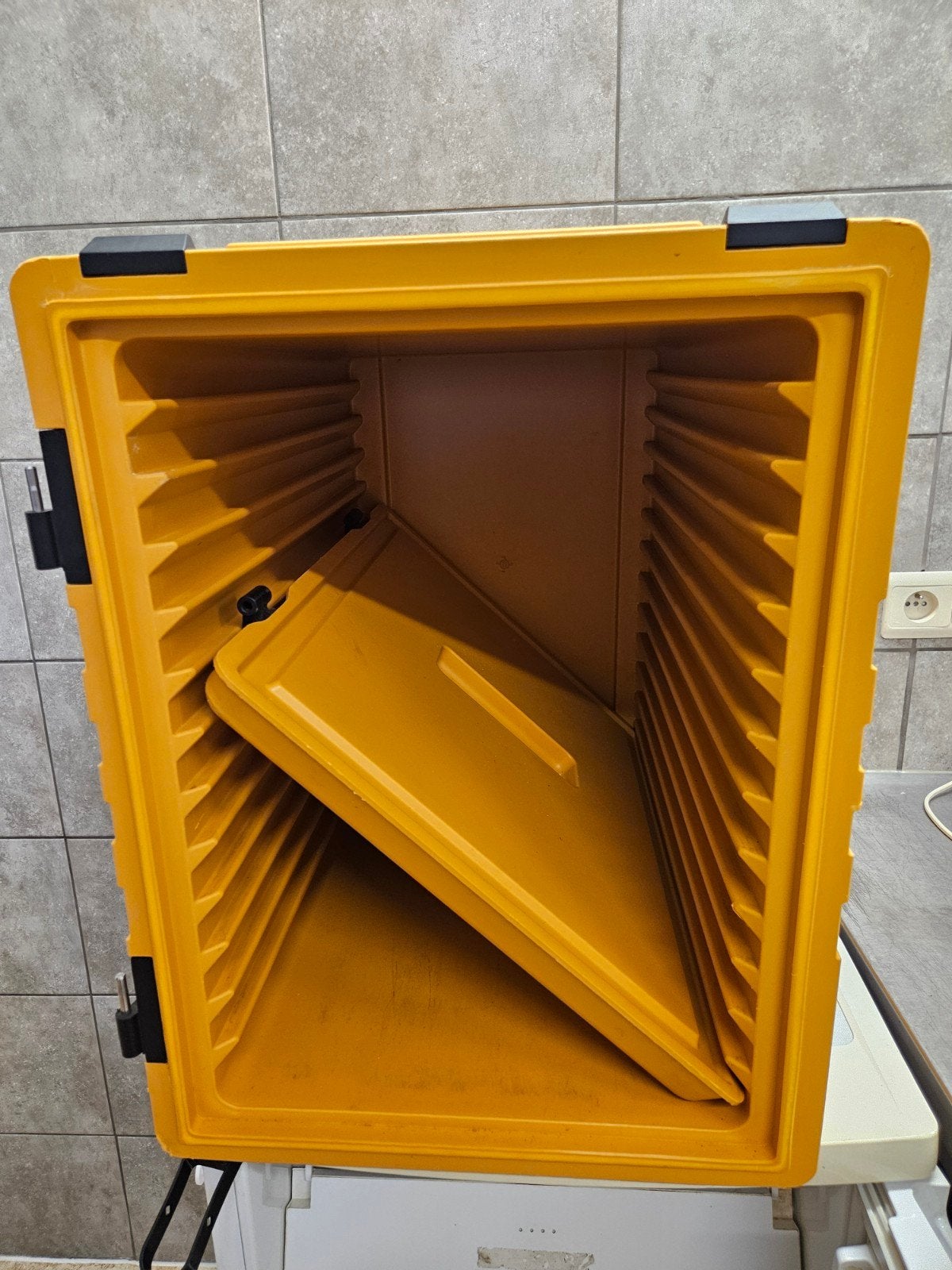 Koelbox, Ophalen, Koelbox