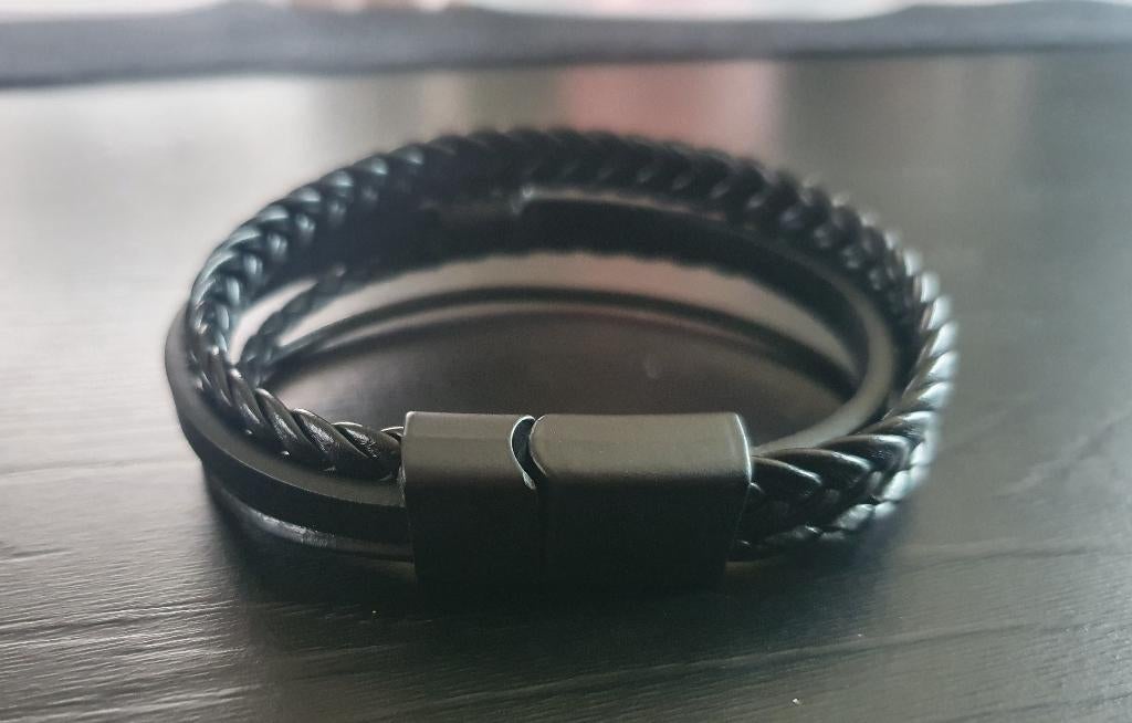 Zwarte armband lederlook 20 cm voor heren, Handtassen en Accessoires, Armbanden, Ophalen of Verzenden, Nieuw, Zwart