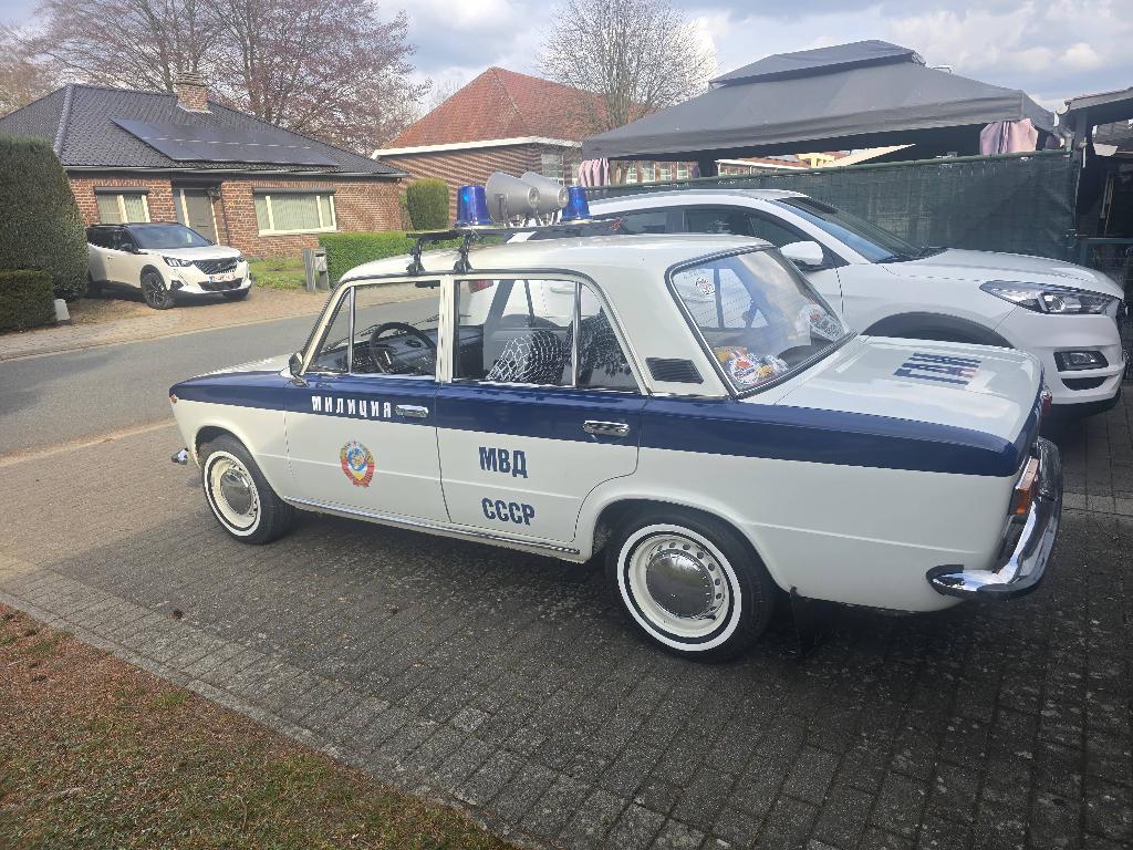 Lada 21011, 4 deurs, 4 cilinders, Wit, Particulier
