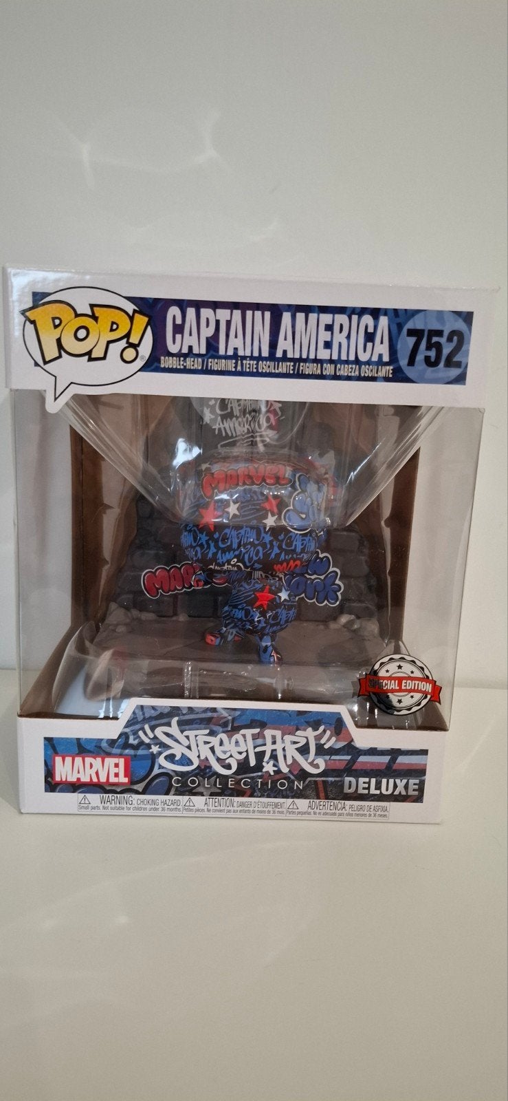 grote funko pop captain america street art, Ophalen of Verzenden