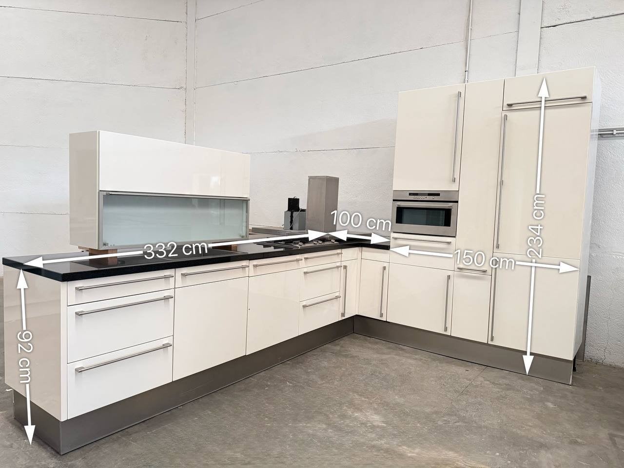 #62 SieMatic Keuken uitgerust met apparatuur, Ophalen, Graniet of Steen, Hoekkeuken, Hoogglans of Gelakt