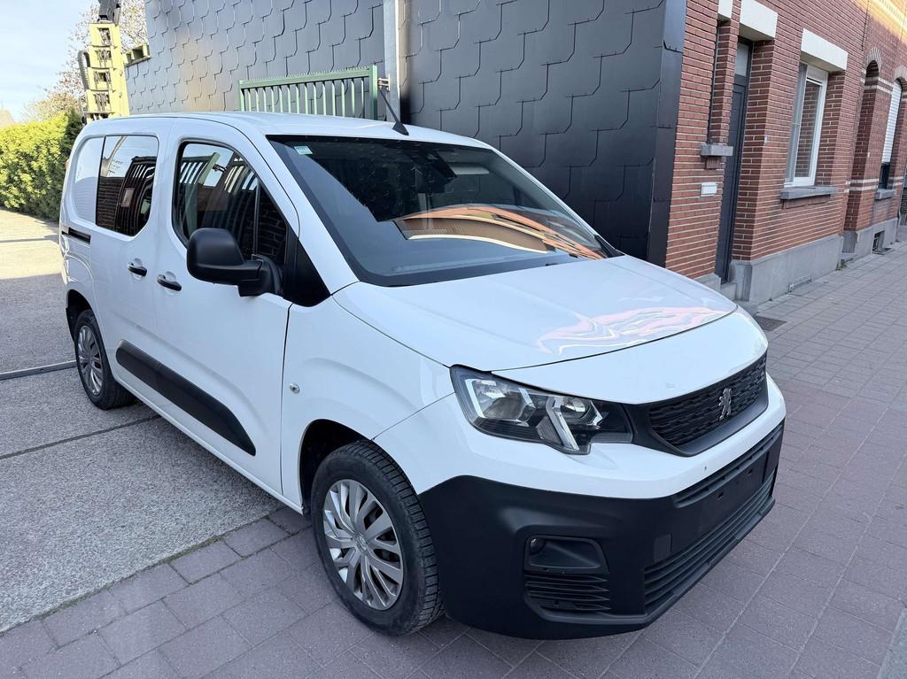 Peugeot Partner 1.5 BlueHDi Edition Asphalt | Navigatie | Ai, 4 deurs, Stof, Gebruikt, 2 zetels