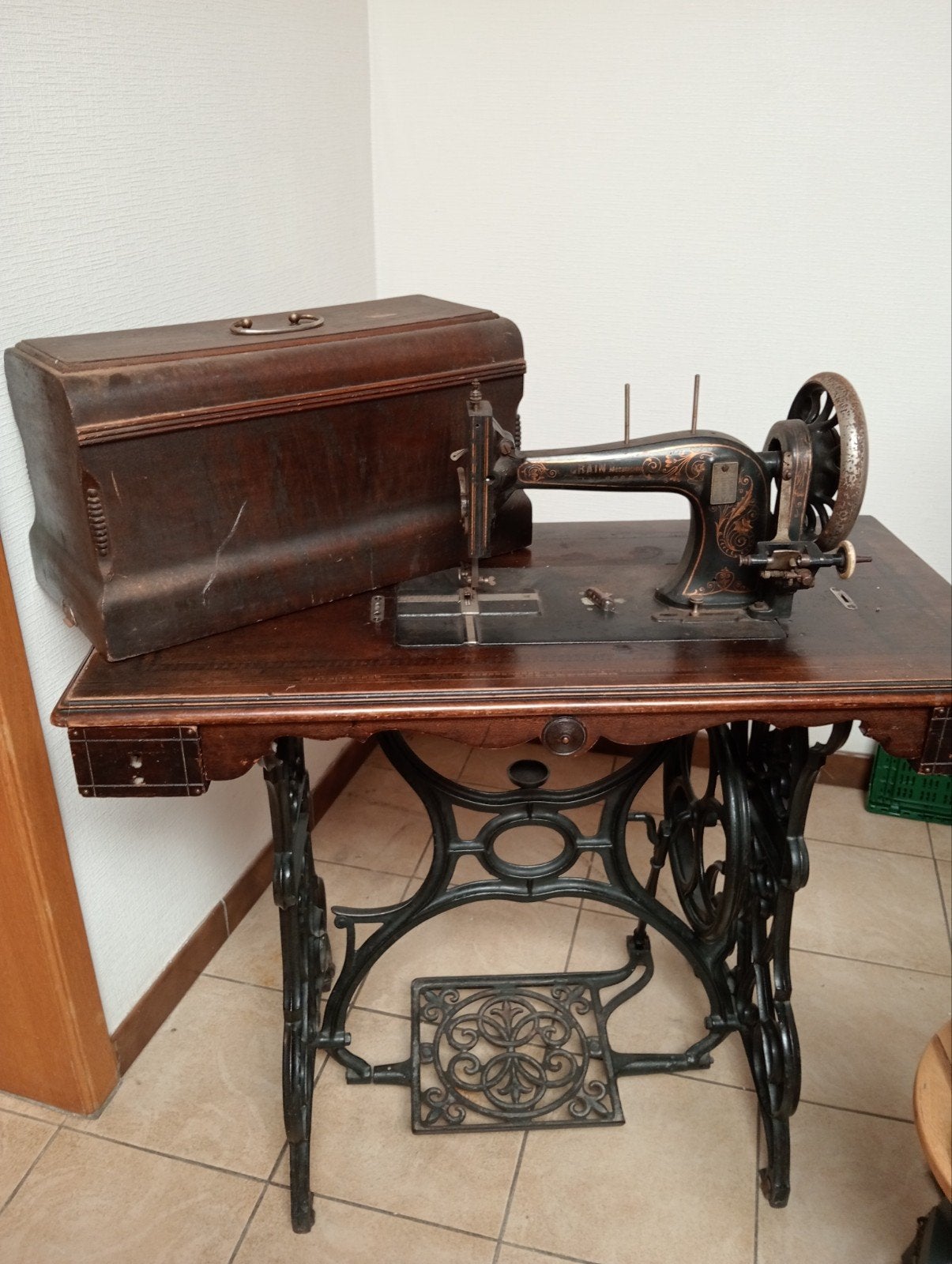 Machine à coudre rétro, Enlèvement