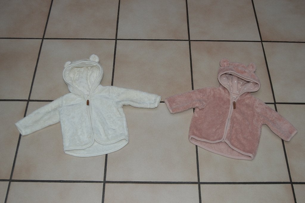 Bébé fille Manteaux pour l'hiver T56 en très bon état à 10€, Enlèvement ou Envoi, H&M, Comme neuf, Fille