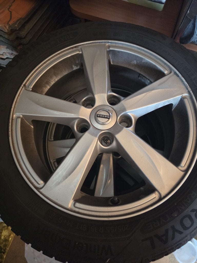 Volvo V40 winterbanden + originele velgen, Ophalen, Gebruikt, 16 inch, Banden en Velgen