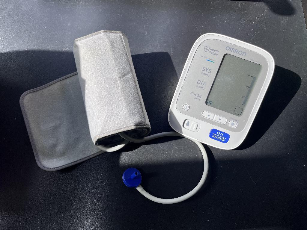 Omron bloeddrukmeter in goede staat, Ophalen of Verzenden, Gebruikt