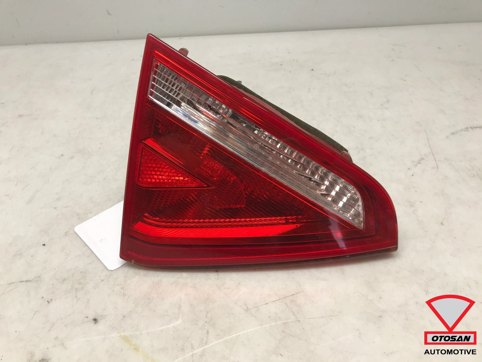 Audi A5 8T Sportback Feu arri re gauche int rieur 8T0945093, AUDI AG, Auto-Union-Strasse 1
85045  Ingolstadt, DE, Audi, Utilisé
