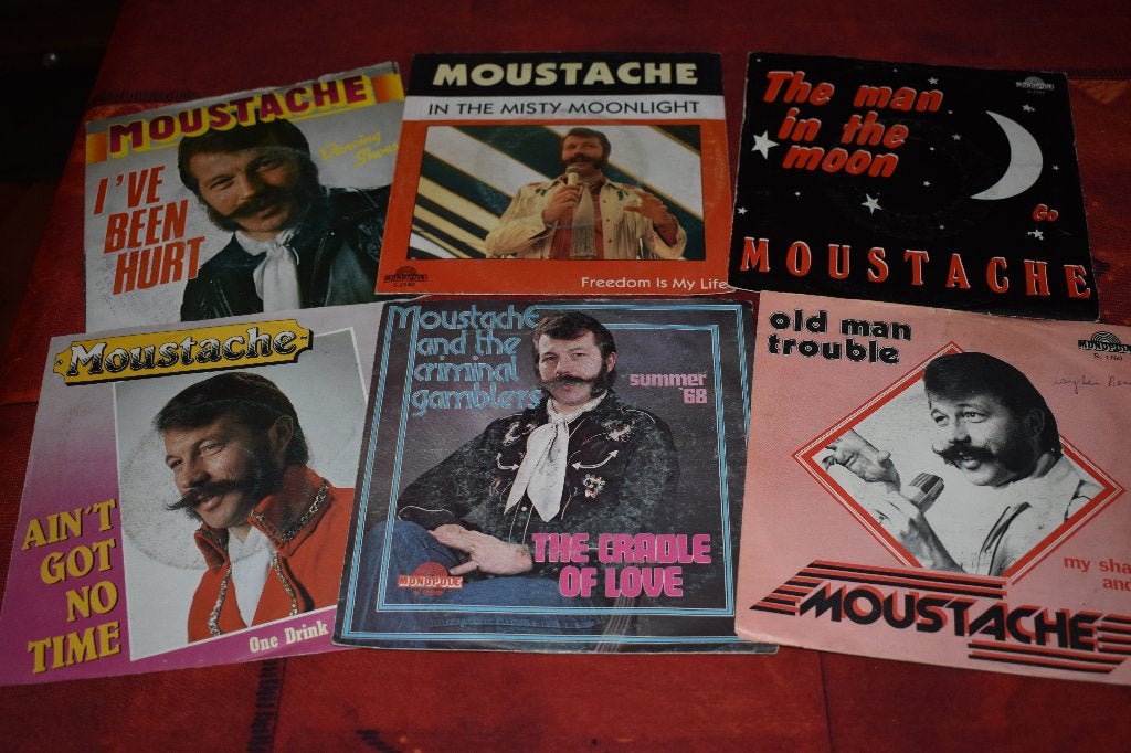 45t's van MOUSTACHE onze belgishe rocker, Enlèvement ou Envoi, 7 inch, Rock 'n' roll, Comme neuf
