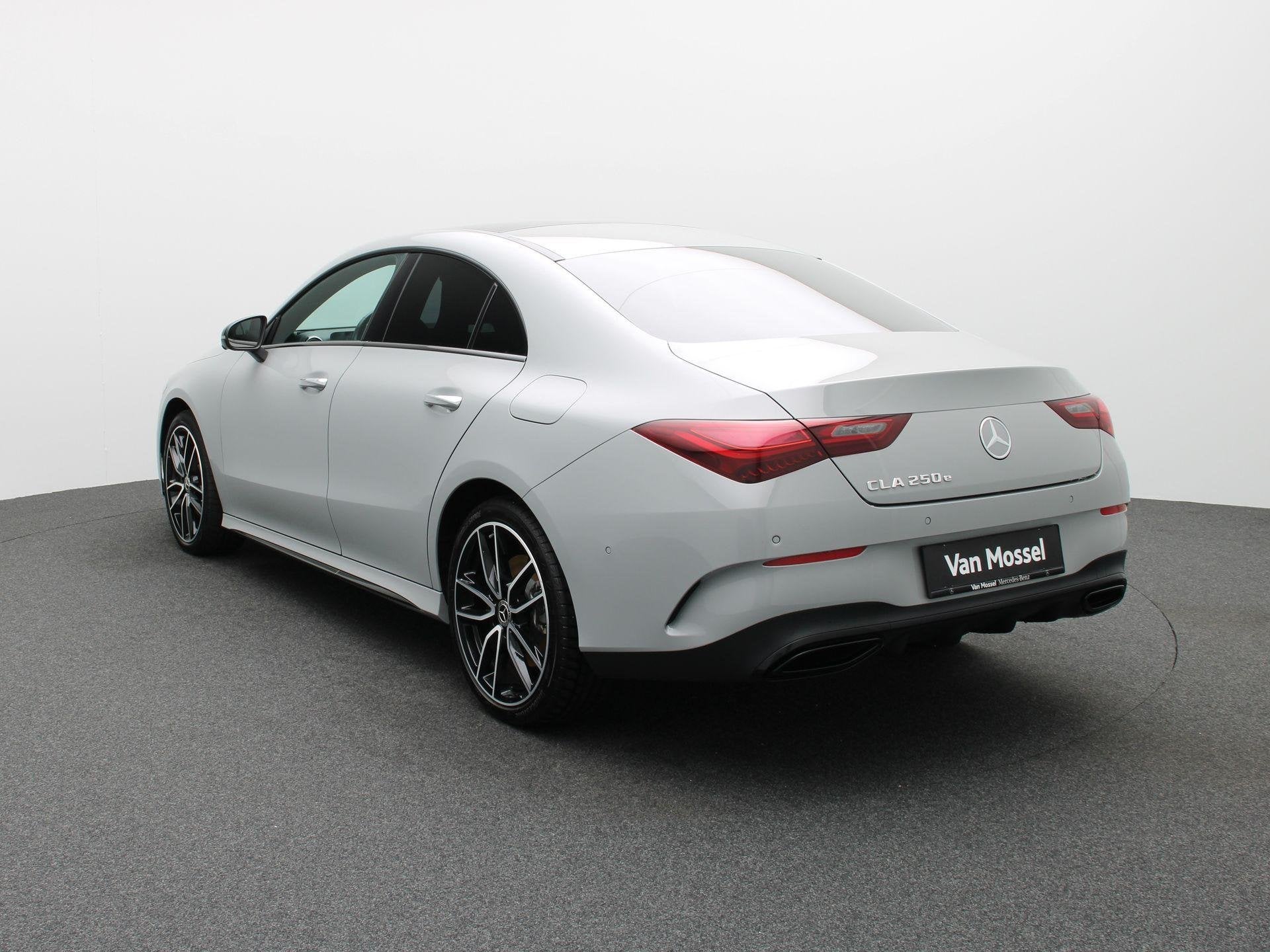 Mercedes-Benz CLA 250 e AMG Line Coupé + PREMIUM PLUS + PAN, Stof, Zwart, 4 cilinders, 16 kWh