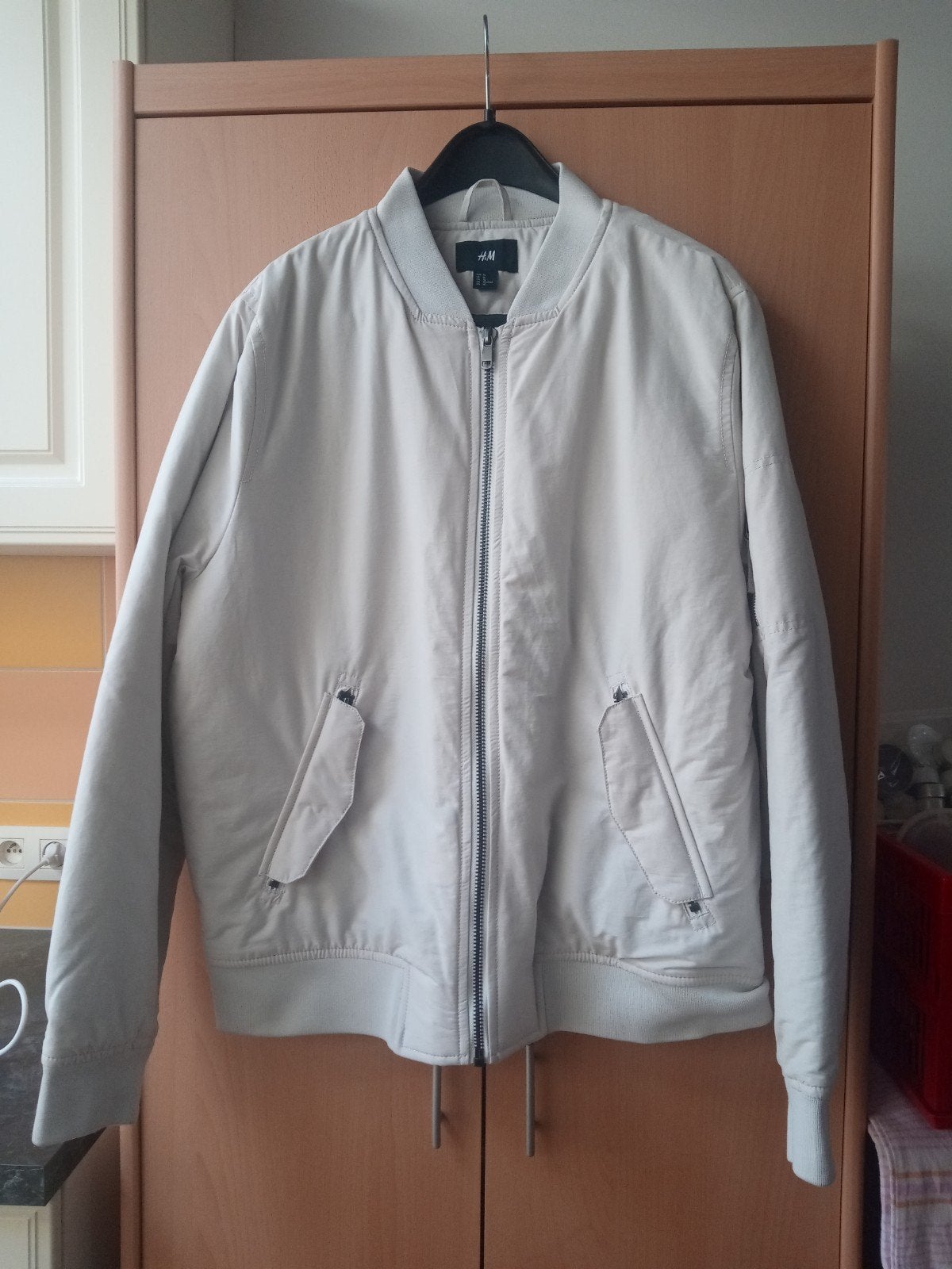 Stijlvol H&M bomberjack in maat XL, uitgevoerd in een neutra, Kleding | Heren, Ophalen of Verzenden, Maat 56/58 (XL), Beige